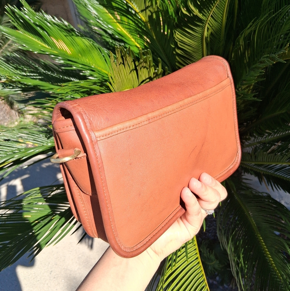 Vintage Coach Pocket Purse - Picture 3 of 16